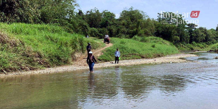 Akses Susah, Warga Tapak Timur Kendal Harap Dibuatkan Jembatan Penghubung Desa