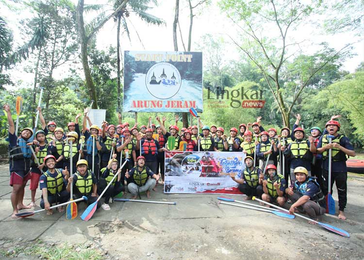 PT LMG Bangun Kerja Sama Tim lewat Outbound dan Rafting