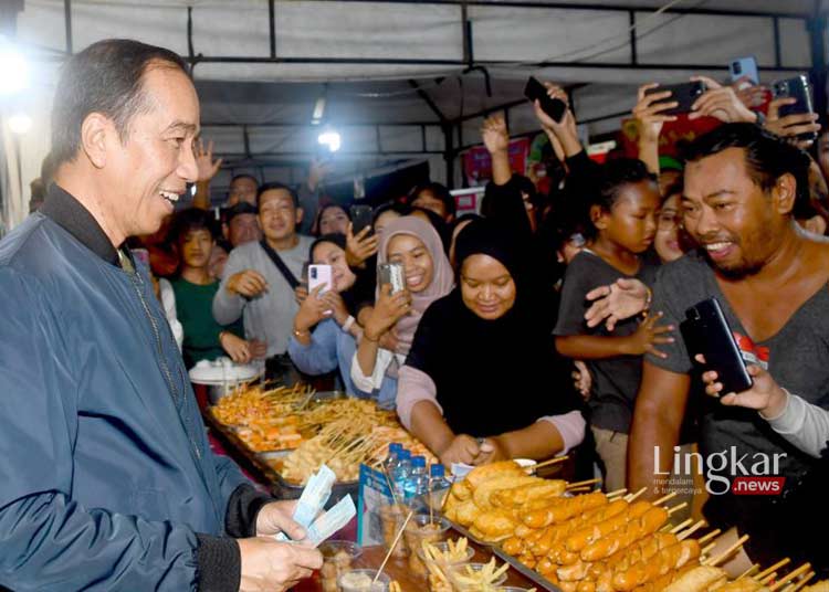 Habiskan Malam Tahun Baru di Solo, Presiden Jokowi Borong Kuliner UMKM