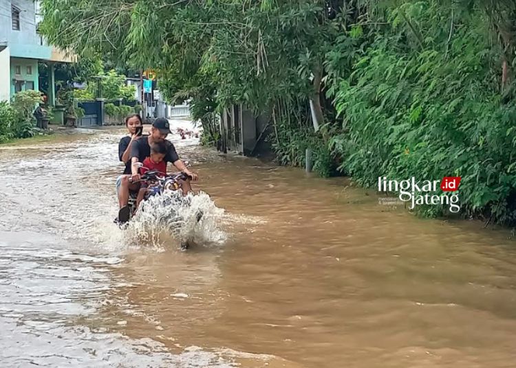 Sungai Kendal Meluap, 11 Kelurahan Tergenang Banjir hingga 30 Cm