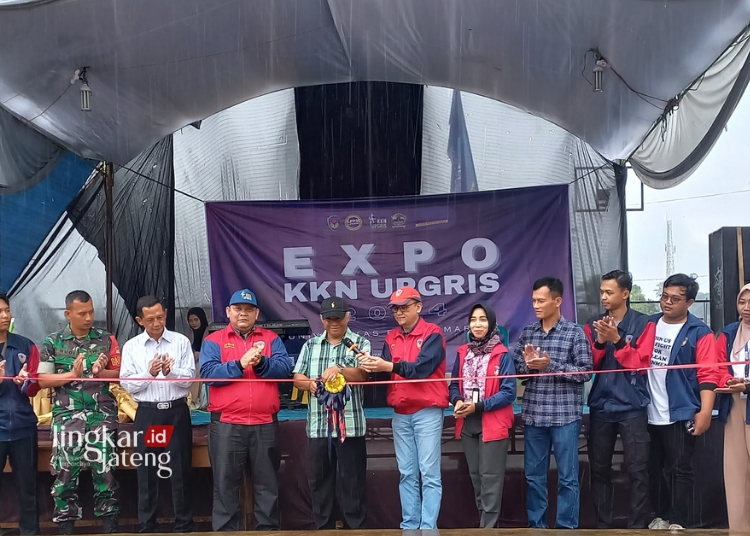 Expo KKN Upgris di RTH Boja Kendal, Camat Harap Bisa Bantu Majukan Desa
