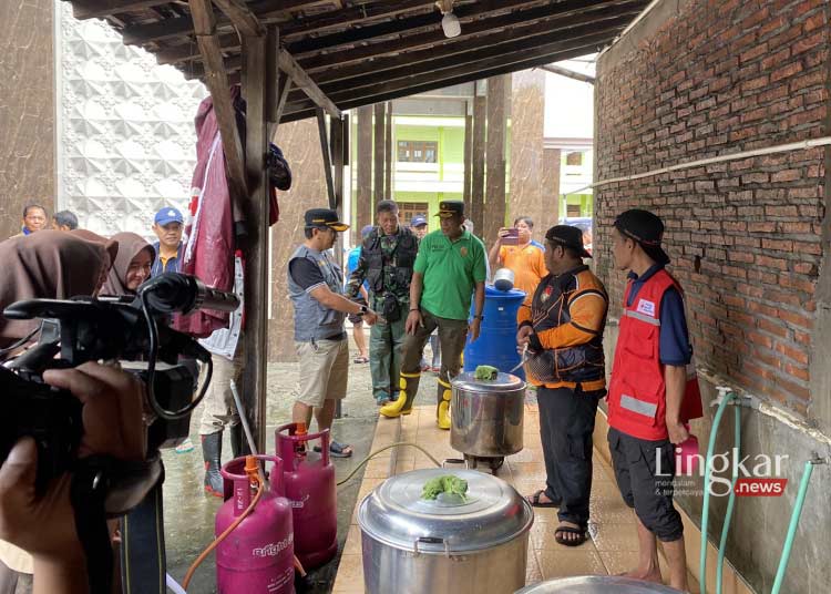 Pemkab Jepara Buka Dapur Umum, Sediakan Ribuan Porsi Makanan untuk Korban Banjir